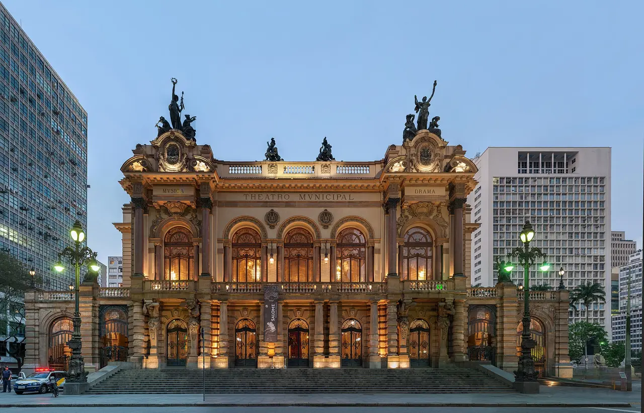 The front of the Municipal Theatre in São Paulo
