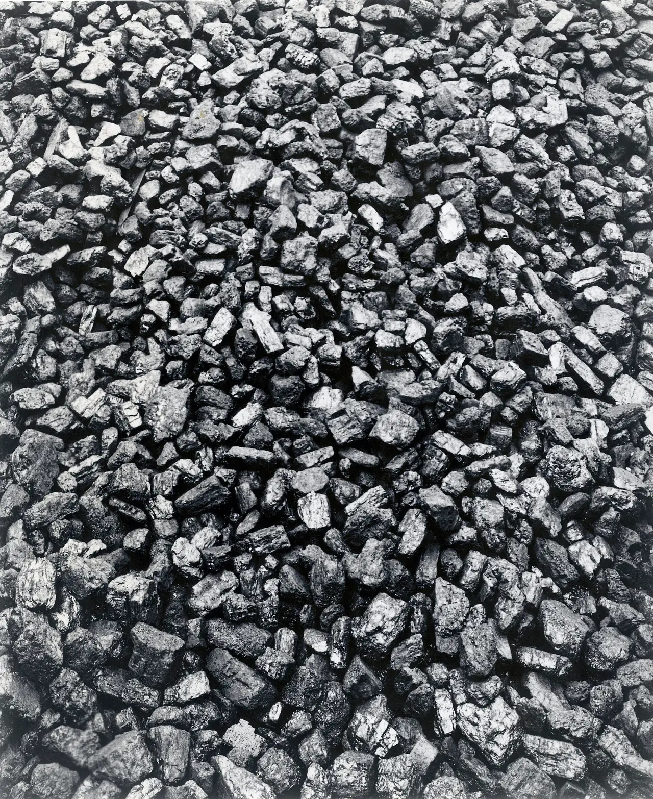 A pile of small black coal lumps