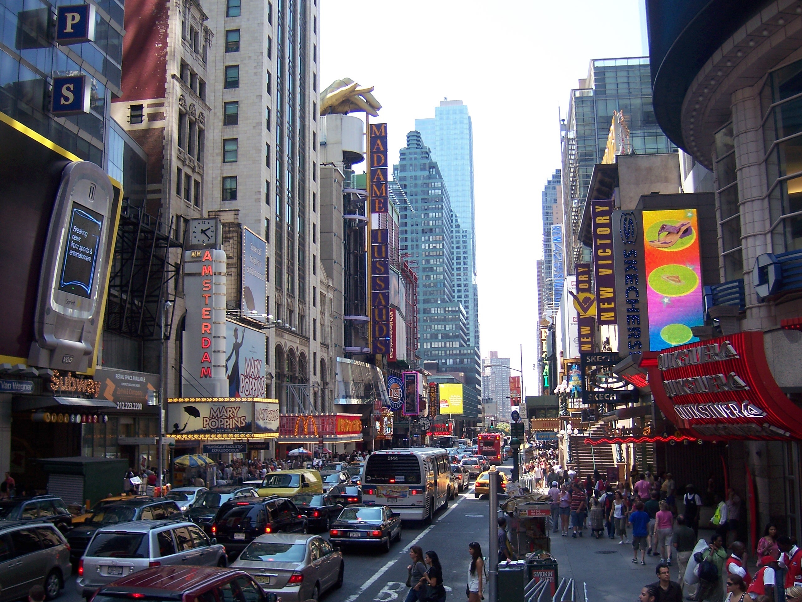 People And Traffic On A Busy Street Usa Manhattan New York City Free 
