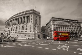 contrasty foto gray london building red bus