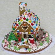 gingerbread house, colorful christmas pastry