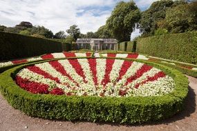 Round flower bed