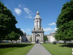 trinity college gateway in park, uk, ireland, dublin