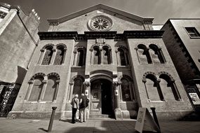 Black and white image of the synagogue facade