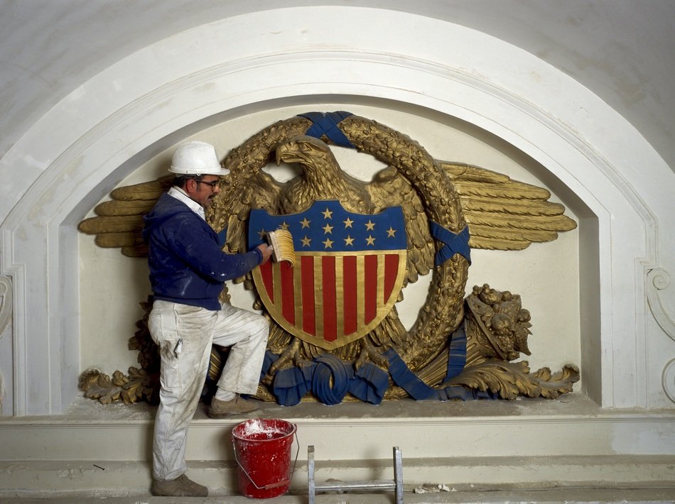 Man renovate an american symbol