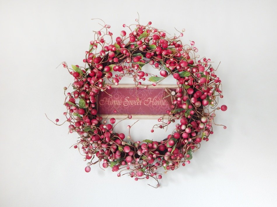 red wreath on wall, interior decoration