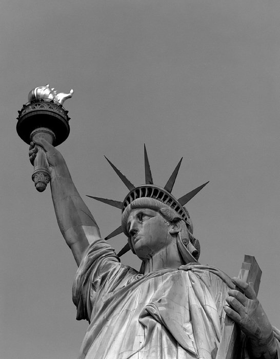 Black and whitephoto of statue of liberty in New York