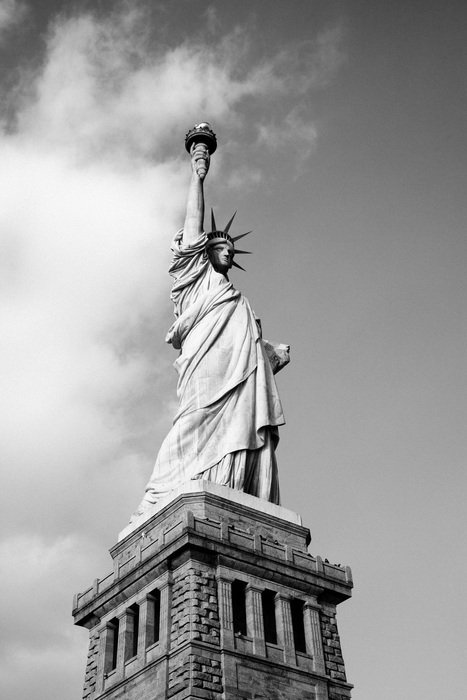 black and white picture of liberty monument