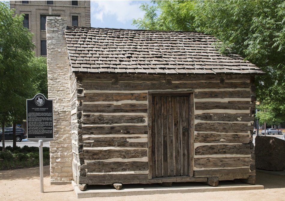 vintage log cabin in museum, usa, texas, dallas