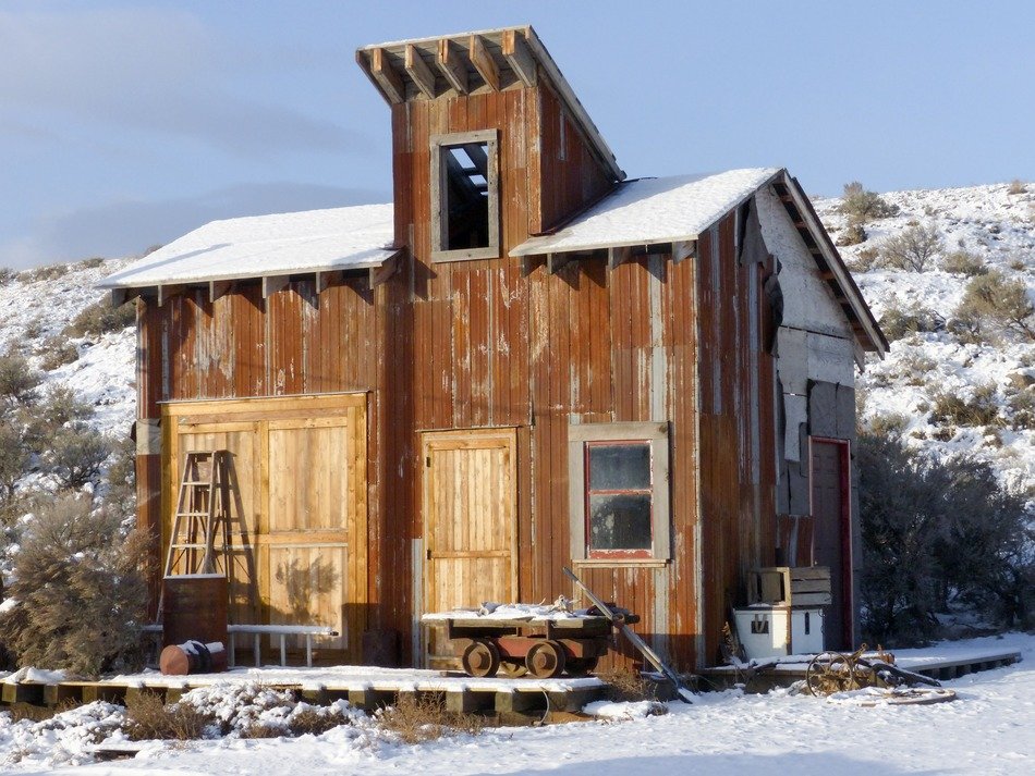 deadman ranch ancient buildings in the mountains