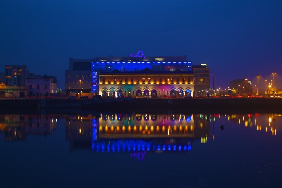 Arena Theater in Dublin at night