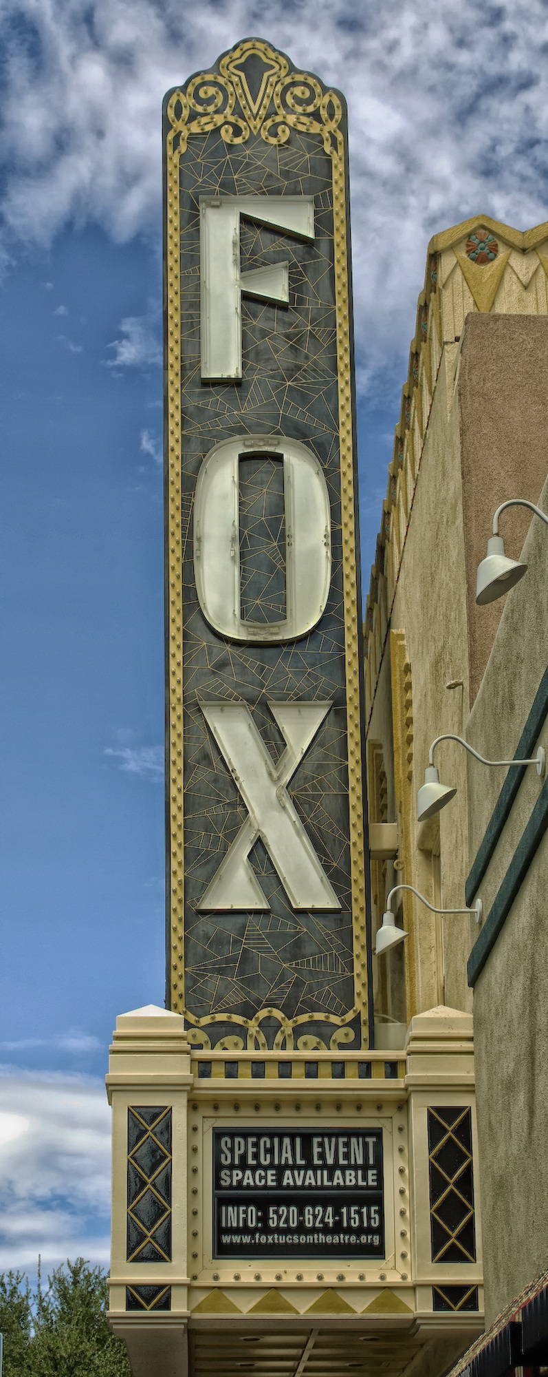 vintage-street-sign-of-fox-theatre-usa-arizona-tucson-free-image