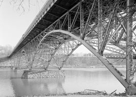 steel arches of bridge across schuylkill river, usa, pennsylvania, philadelphia