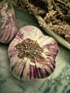 Mediterranean aromatic garlic