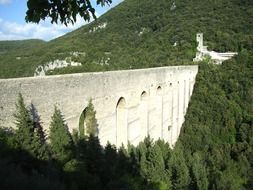 italy hystorical aqueduct green hills