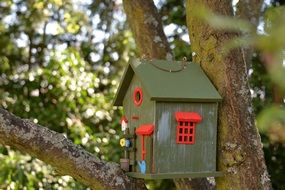 tree colored nesting box