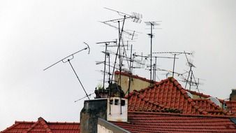 tv antennas on tile roofs