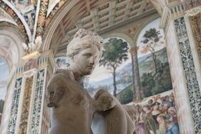 piccolomini library inside siena&#039;s cathedral