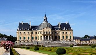 vaux-le-vicomte, baroque palace in garden, france, seine et marne, Maincy