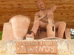 Monument to the potter in Avanos