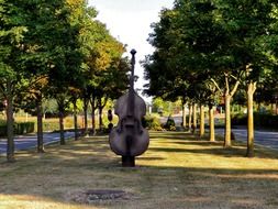 violin, sculpture in park, france, truchtersheim