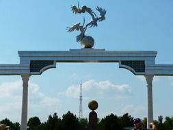 tashkent independence square monument