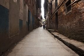 long old alley in callejone