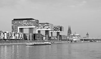 KranhÃ¤user viewed from the Rhine river, germany, cologne