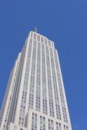 empire state building in manhattan