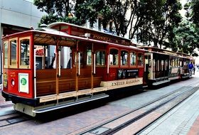 touristiccable car in san francisco