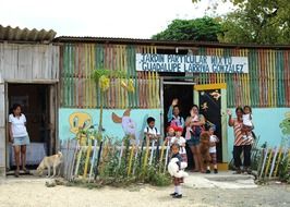 Poor children living in Manta