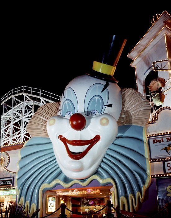 clown figure at the entrance to the casino