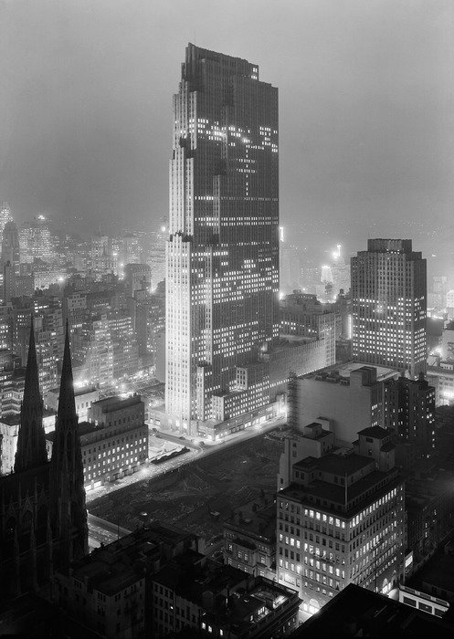 monochrome picture of rockefeller center building