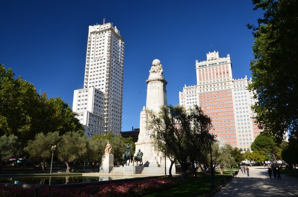 Monument to Miguel de Cervantes In the centre of the Plaza de EspaÃ±a, spain, Madrid