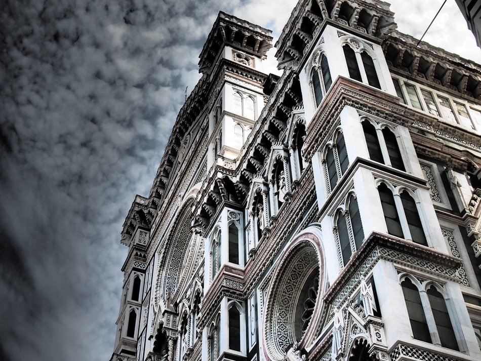 Black and white image of the cathedral in Florence