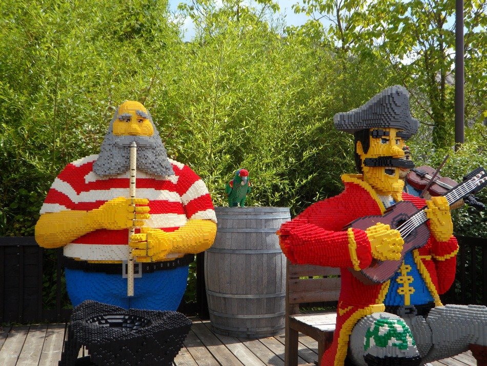 Pirates figures of lego blocks