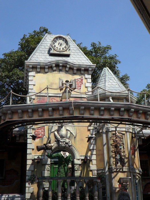fairy tale train station, decorations