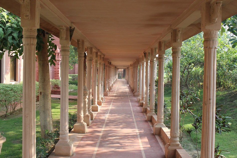 contemporary covered walk path with columnar