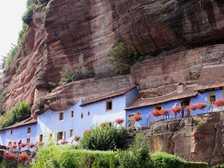 scenic semi-troglodyte rock houses, Maison des Rochers, france, Graufthal