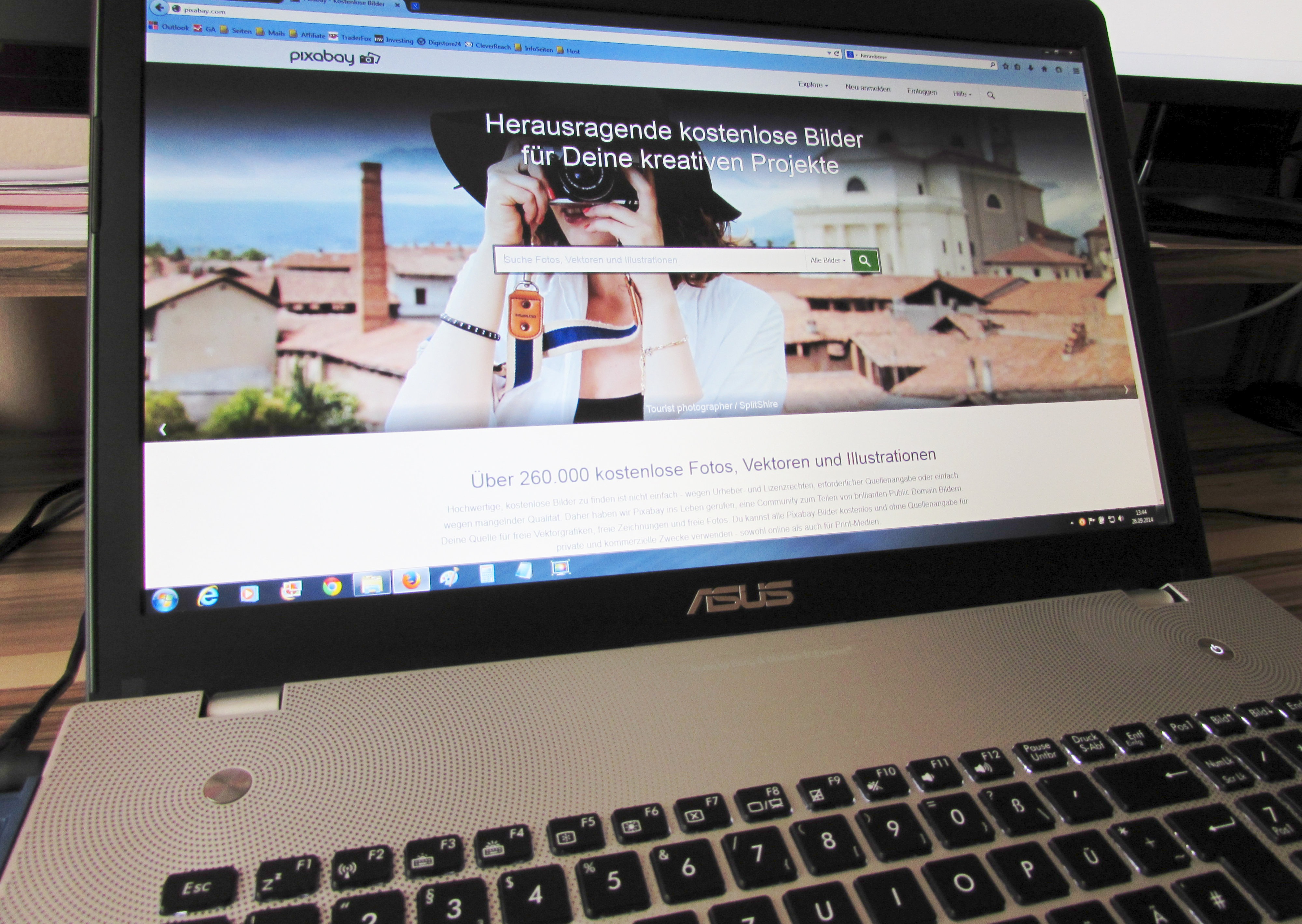 Laptop computer with open web page on screen free image download