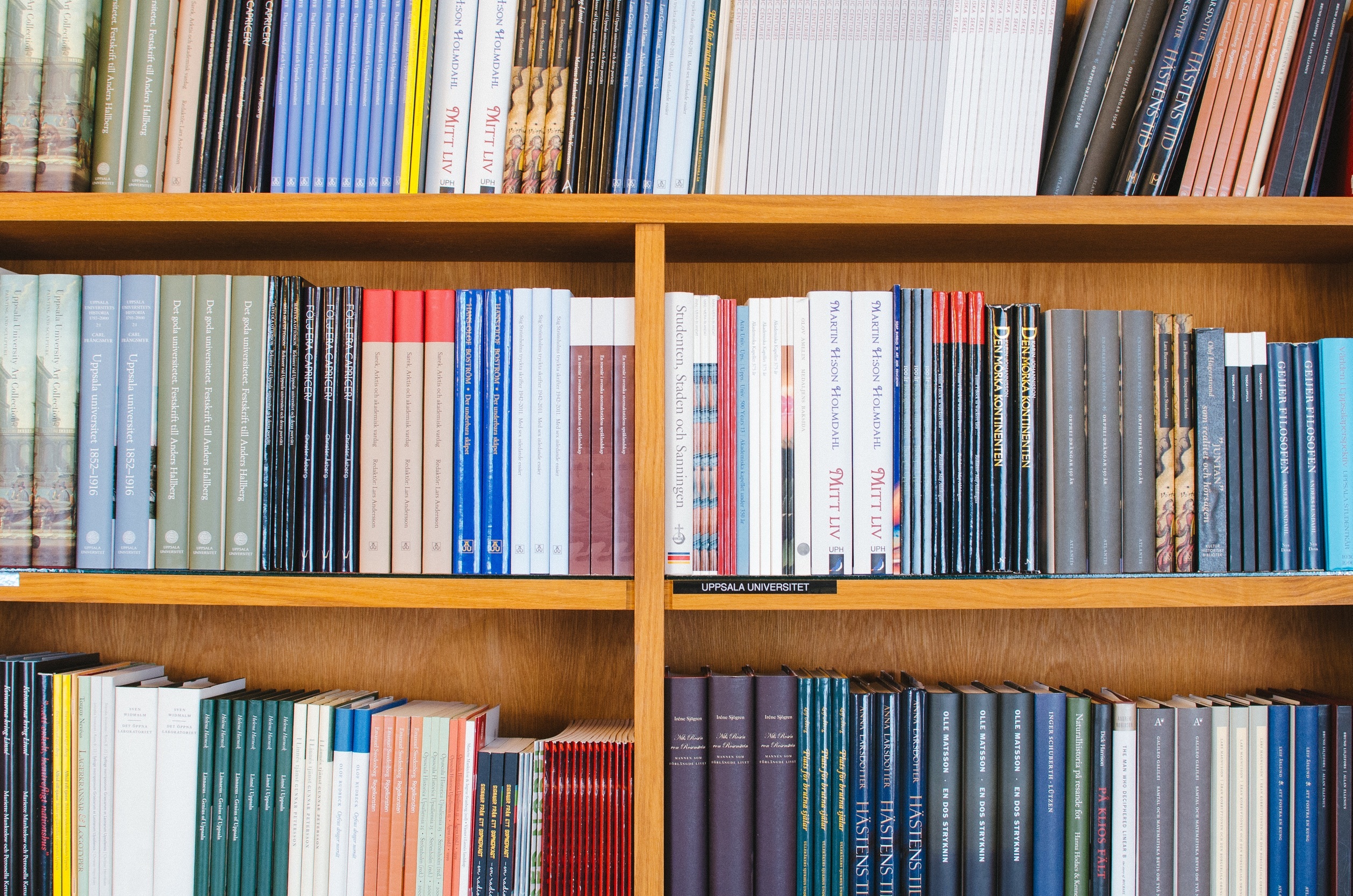 A lot of the books in the library free image download