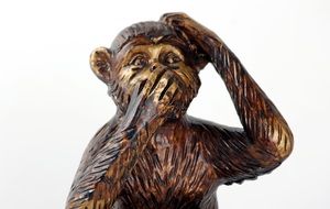 monkey do not speak statue