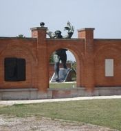 budapest memento sculpture