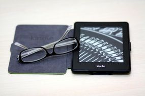 Glasses on the electronic book