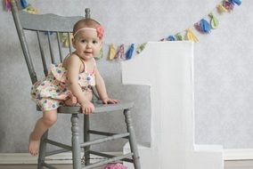 photo session of the girl for the first birthday