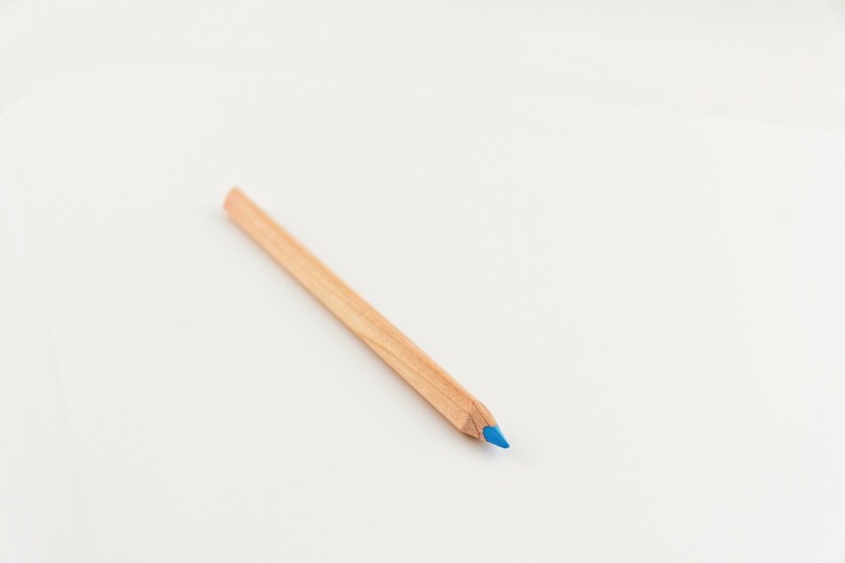 blue colored pencil