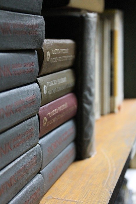 Side view of the shelf with books