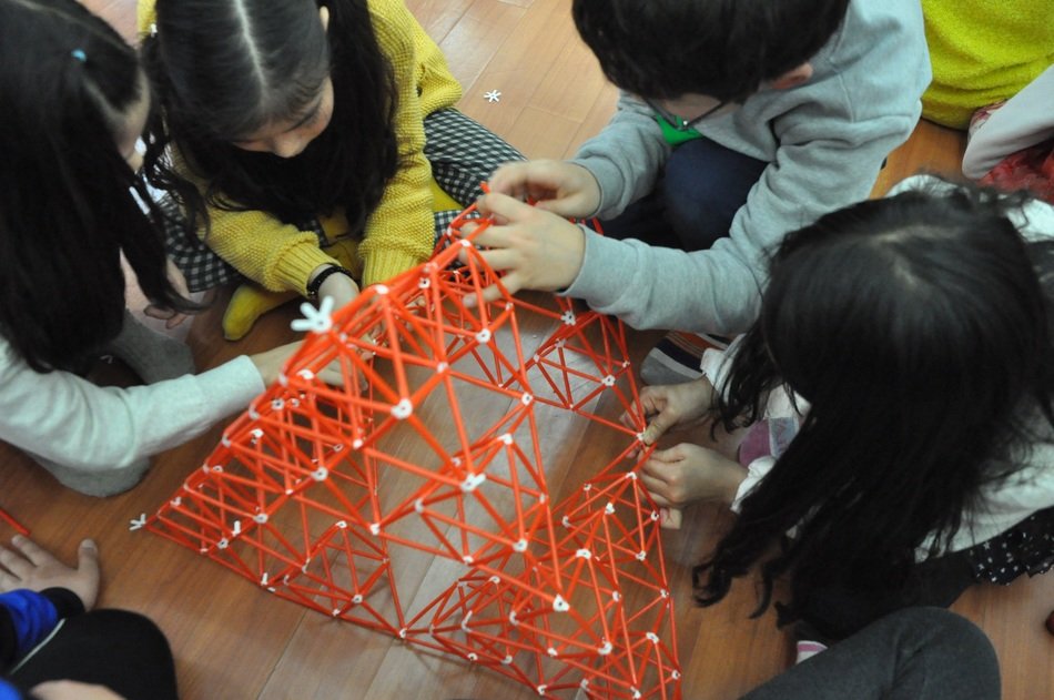 children making plastic wireframe
