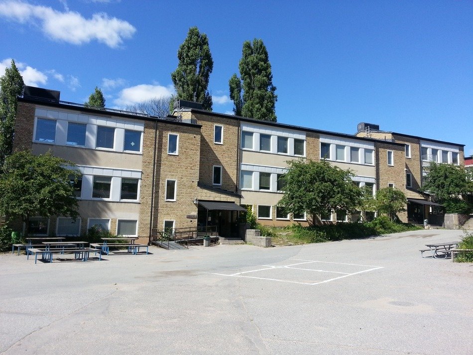 School in Bergsharma