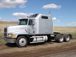 Mack CH613 car